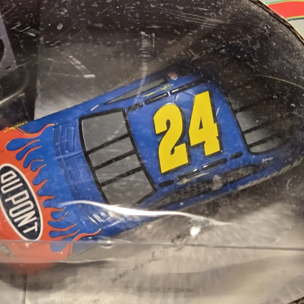 Remote Control Car Jeff Gordon 1:43 2007 NASCAR Dupont Chevrolet Front Runners